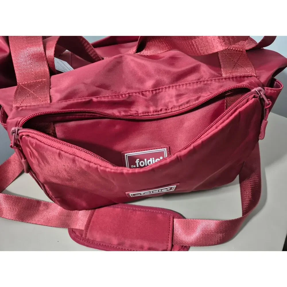 The Foldie Travel Bag NWT Burgundy Expandable Weekender Carry On Tote 40L